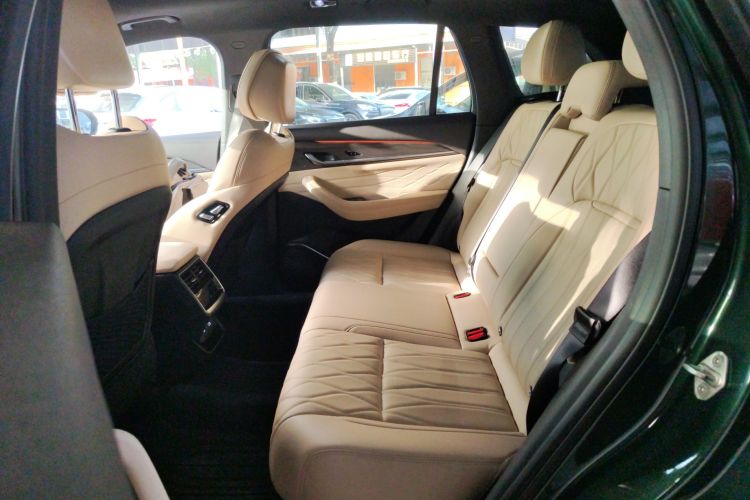 吉利汽车 星越L 2025款 东方曜 2.0TD 自动四驱望月版中控内饰7004