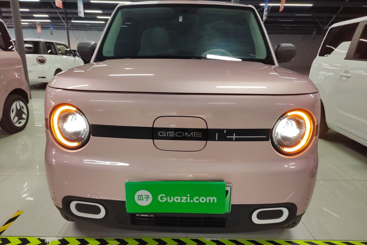 吉利银河 熊猫 2025款 210km 元气熊车身外观2