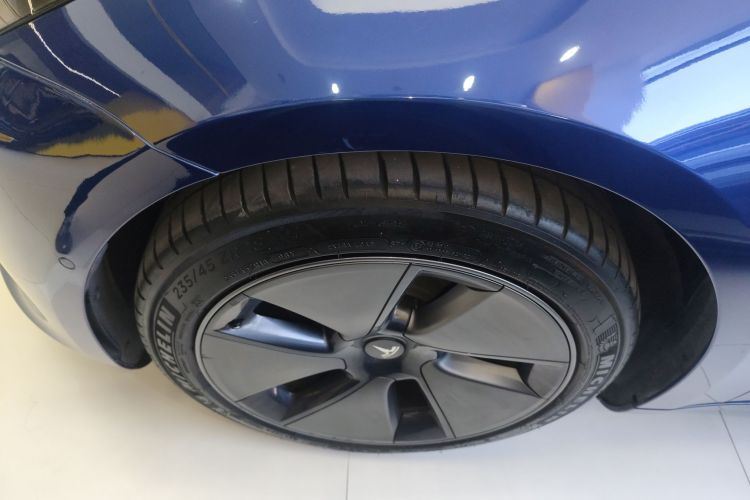 特斯拉 Model 3 2021款 标准续航后驱升级版 3D6车身外观6007