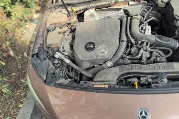 奔驰A级 2019款 改款 A 200 L局部细节9006