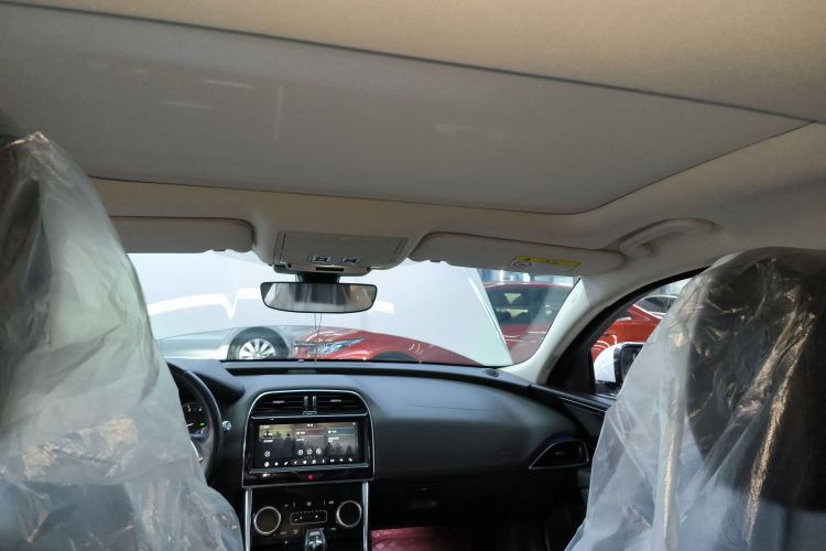 捷豹XEL 2020款 2.0T 200PS S进取优雅版局部细节22