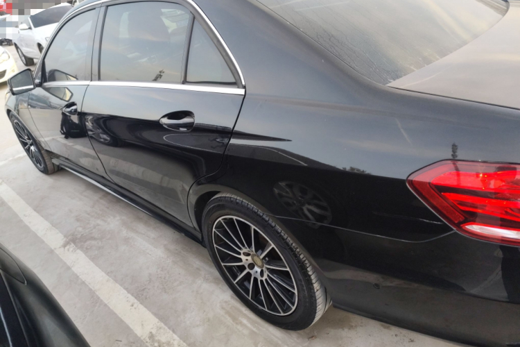 奔驰E级 2014款 改款 E 300 L 运动型车身外观4