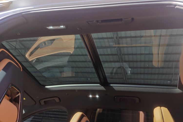 领克09 EM-P 2021款 2.0T PHEV Ultra 六座中控内饰22