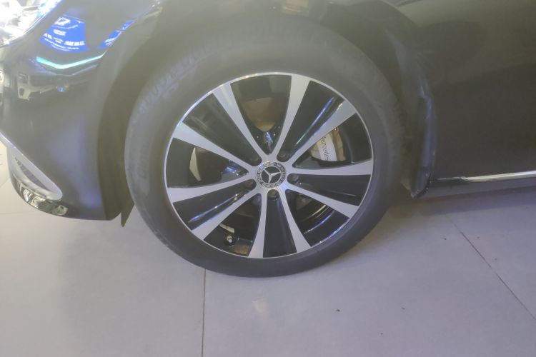 奔驰E级新能源 2022款 E 350 e L 插电式混合动力轿车车身外观6002