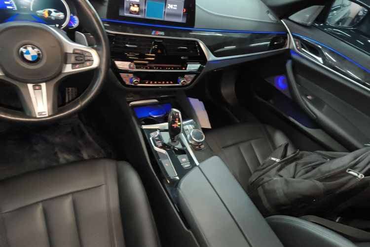 宝马5系 2018款 525Li M运动套装中控内饰18
