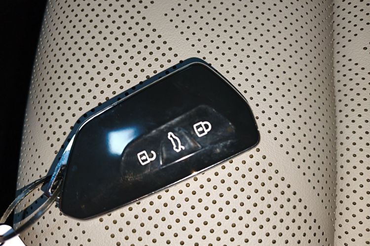 大众 高尔夫 2025款 300TSI R-Line中控内饰7001