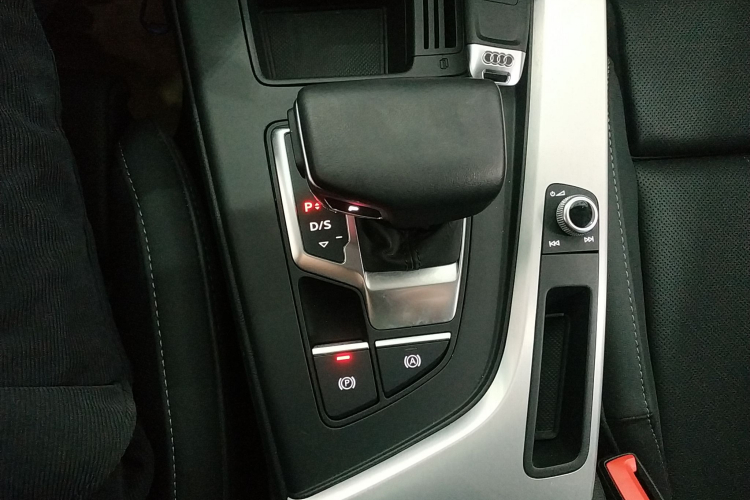 奥迪A4L 2022款 40 TFSI 时尚动感型局部细节18