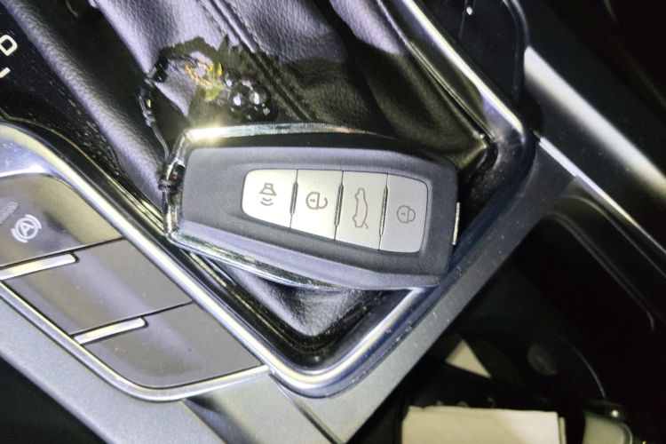 吉利汽车 帝豪 2020款 1.5L CVT向上版中控内饰7001