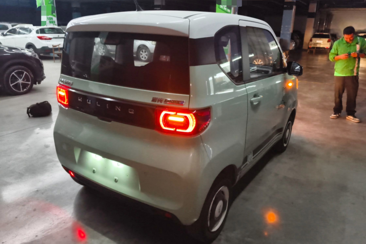 五菱汽车 宏光MINIEV 2022款 马卡龙时尚款 磷酸铁锂车身外观6005