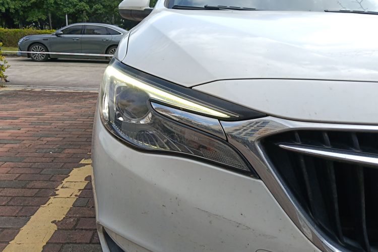 别克 英朗 2018款 15T 双离合精英型 国V车身外观8