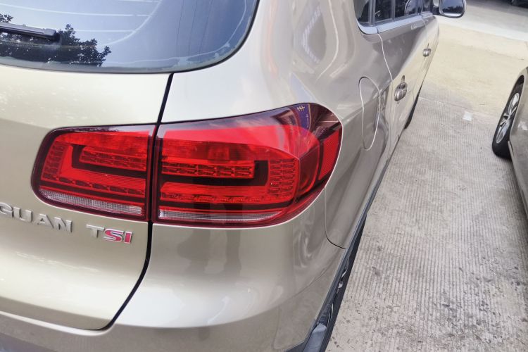 大众 途观 2015款 1.8TSI 自动两驱豪华型车身外观6006