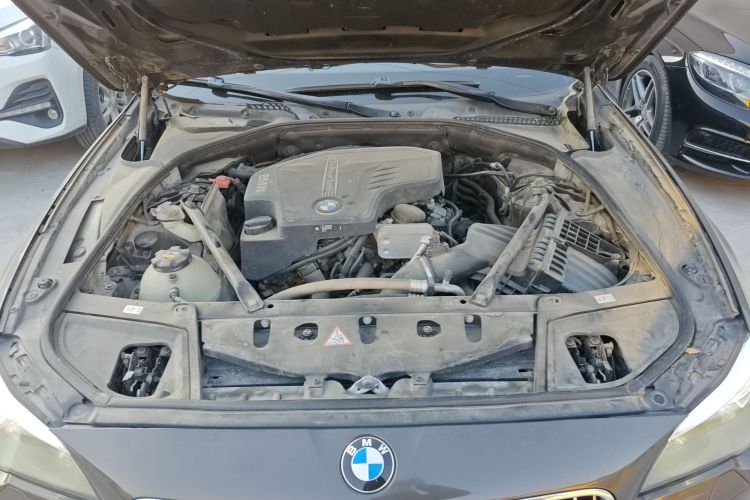 宝马5系 2017款 520Li 典雅型机舱底盘24