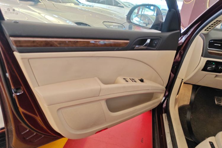 斯柯达 速派 2013款 2.0TSI DSG尊仕版中控内饰7007