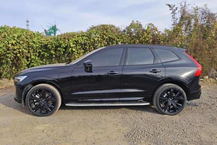 沃尔沃XC60新能源 2026款 插电式混动 长续航四驱智远极夜黑版车身外观4