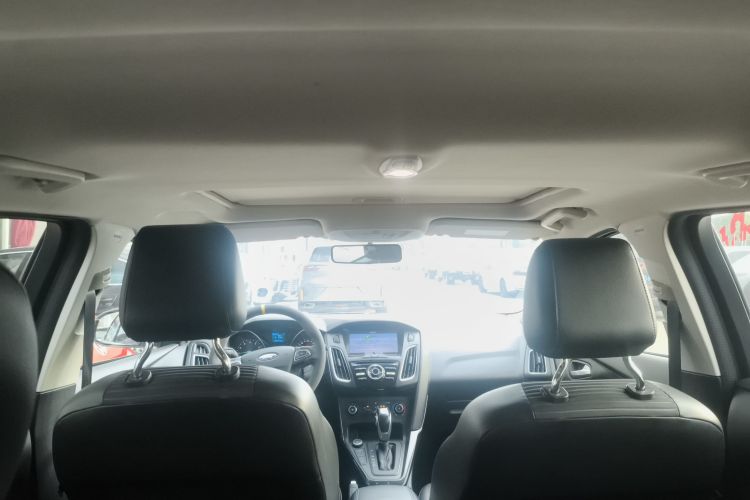 福特 福克斯 2020款 两厢经典 1.5L 自动风尚型局部细节22