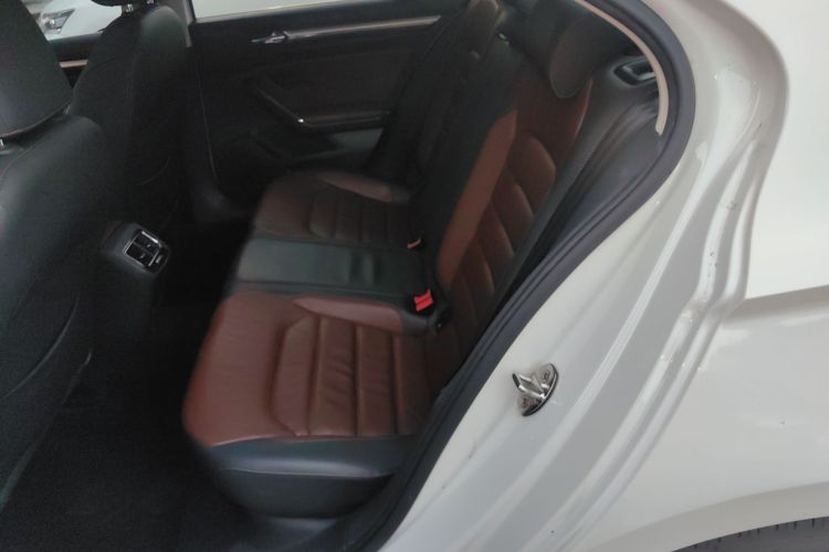 大众 凌渡 2015款 280TSI DSG舒适版中控内饰21