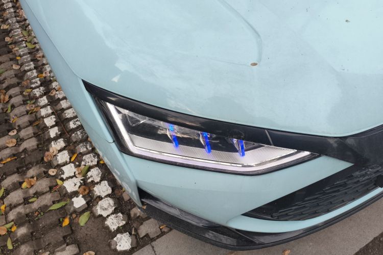 比亚迪 汉 2020款 DM 四驱性能版豪华型车身外观8