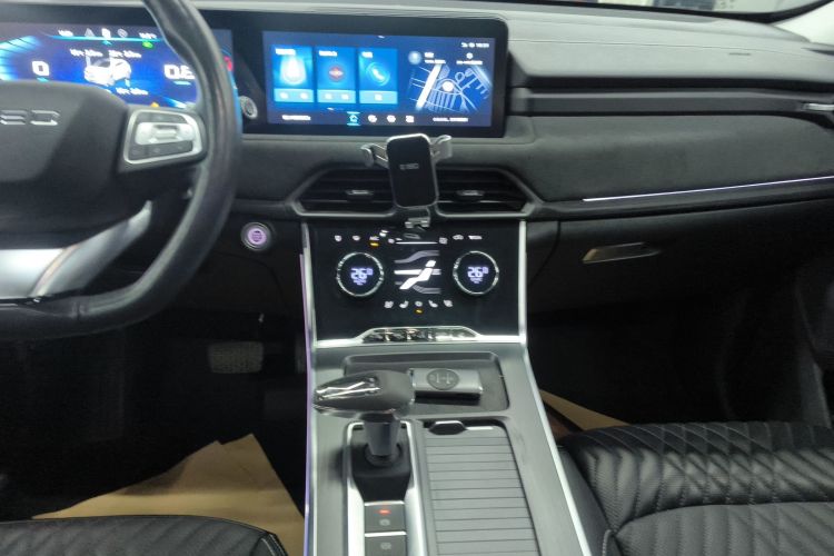 星途凌云 2023款 400T 两驱星尊版中控内饰16