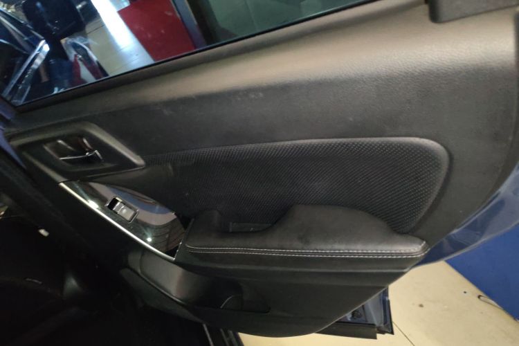 斯巴鲁 森林人 2018款 2.0i 豪华导航版中控内饰45