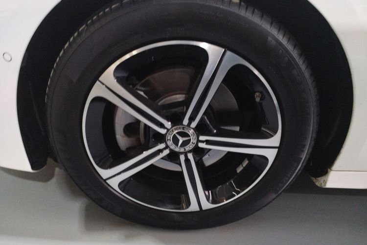 奔驰A级 2024款 改款 A 200 L 时尚型车身外观6007