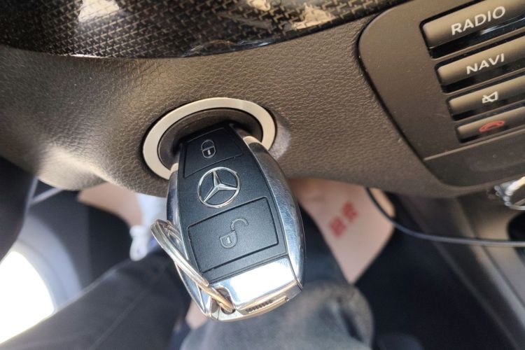 奔驰B级 2012款 B 180中控内饰11