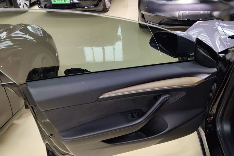 特斯拉 Model 3 2021款 标准续航后驱升级版中控内饰47