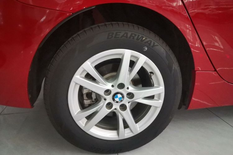 宝马2系旅行车 2016款 218i 领先型车身外观6008