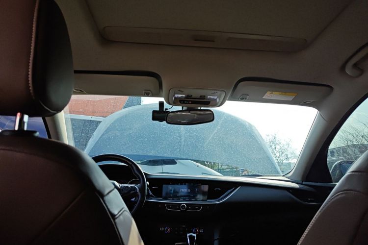 别克 君威 2019款 20T 豪华型 国VI中控内饰22