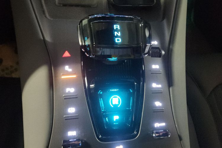 腾势N7 2024款 702 智驾Pro版中控内饰18