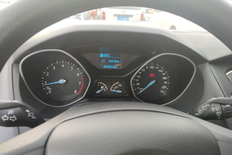 福特 福克斯 2017款 两厢 1.6L 自动舒适型智行版中控内饰14