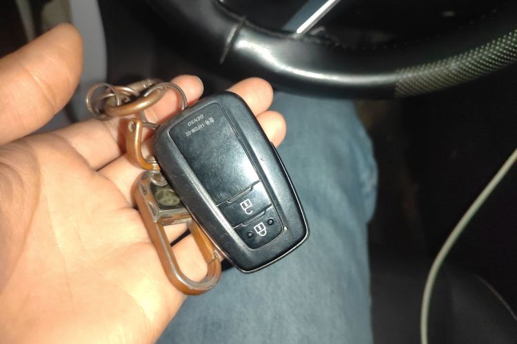 丰田 威兰达 2021款 2.0L CVT两驱豪华版中控内饰11