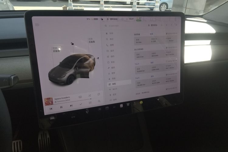 特斯拉 Model Y 2021款 长续航全轮驱动版中控内饰16