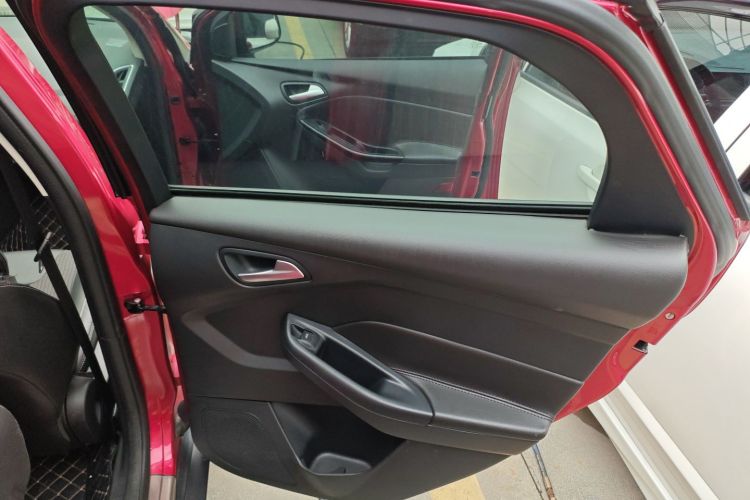 福特 福克斯 2012款 两厢 1.6L 手动风尚型中控内饰7006