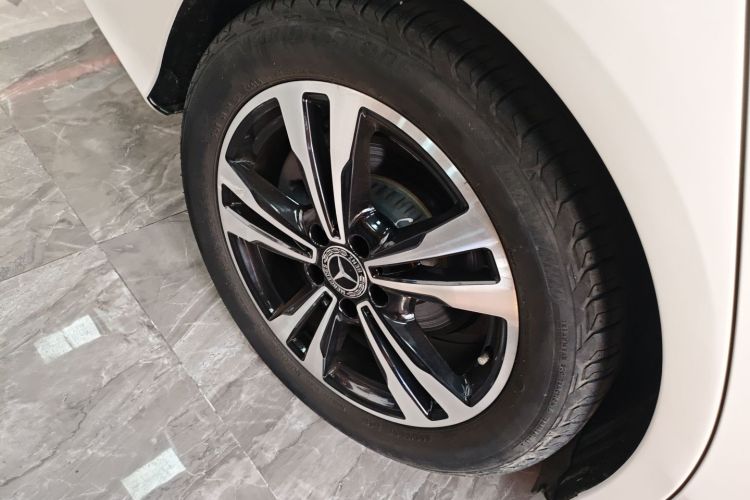 奔驰C级 2019款 C 260 运动版车身外观6008