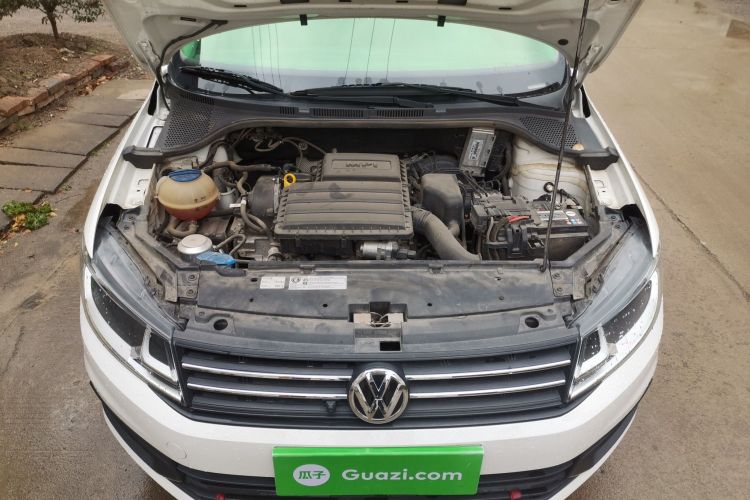 大众 桑塔纳 2021款 1.5L 手动风尚版机舱底盘24