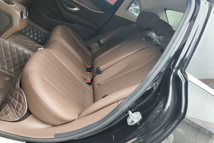 奔驰E级 2020款 E 300 L 时尚型中控内饰7004