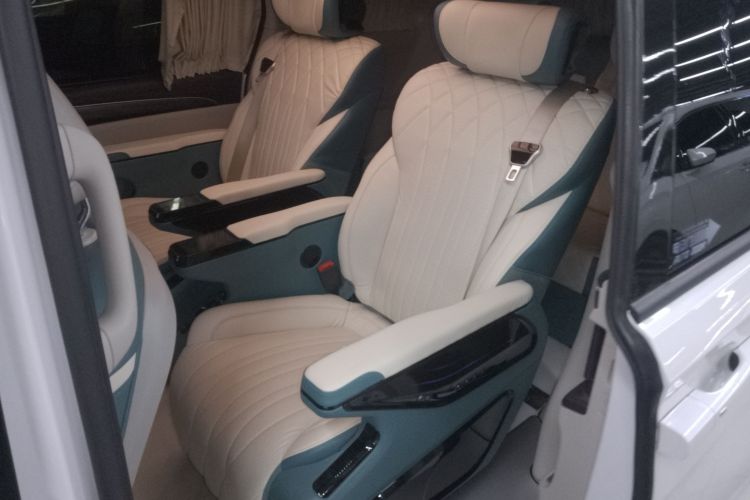 别克GL8 2023款 ES陆尊 舒适型中控内饰21