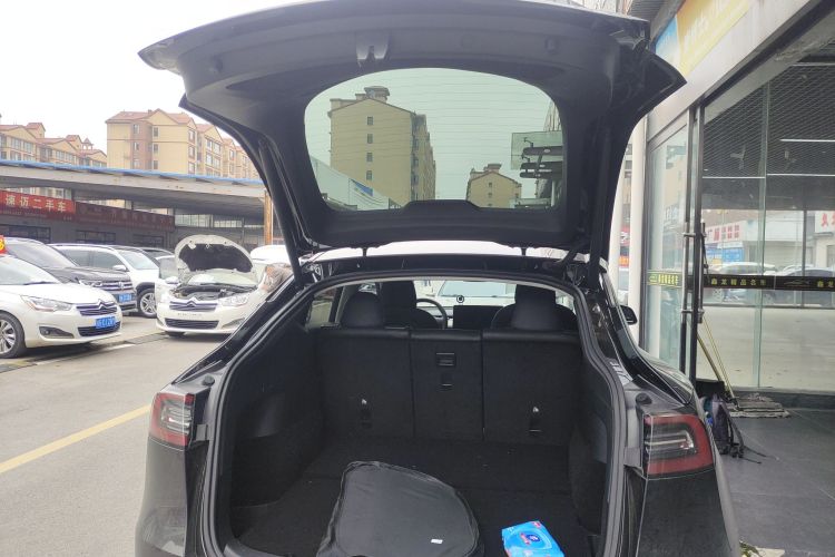 特斯拉 Model Y 2022款 长续航全轮驱动版局部细节23