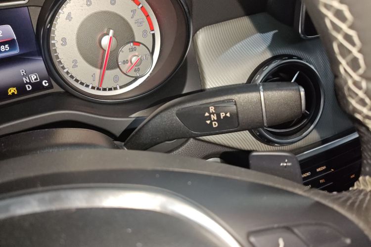 奔驰GLA 2016款 GLA 220 4MATIC 时尚型局部细节18