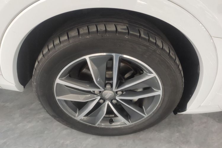 奥迪Q3 2017款 35 TFSI 运动型车身外观10