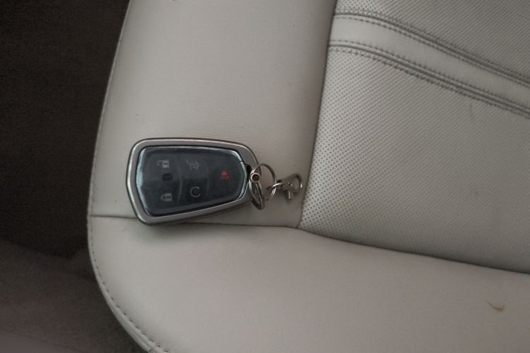 凯迪拉克SRX 2015款 3.0L 精英型中控内饰11