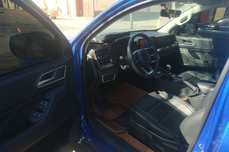 长城 炮 2023款 2.0T商用版手动柴油两驱精英型标箱GW4D20M中控内饰7003