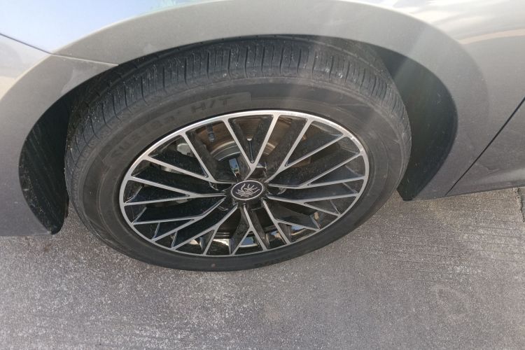 比亚迪 秦L 2024款 DM-i 120KM卓越型车身外观6007