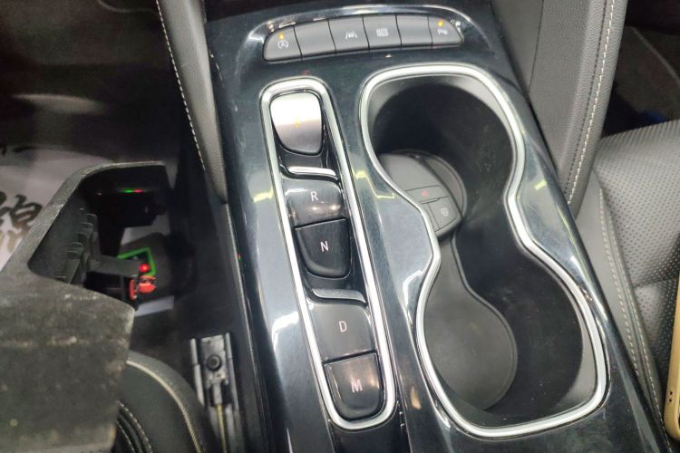 别克 2022款 改款 昂科威S 552T 两驱豪华型局部细节18