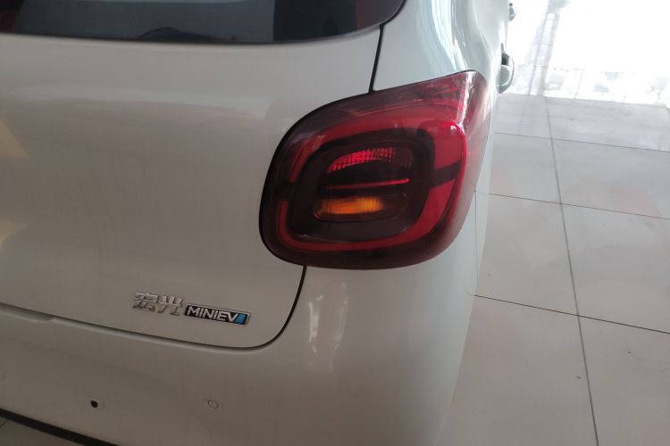 五菱汽车 宏光MINIEV 2025款 四门版 进阶款车身外观9