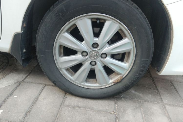 比亚迪L3 2015款 节能版 1.5L 自动舒适型车身外观10