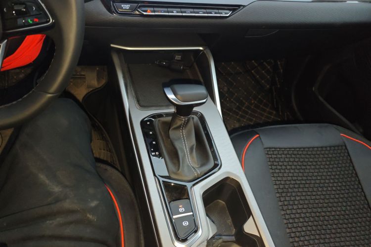 吉利汽车 帝豪 2025款 第4代 1.5L CVT龙腾版中控内饰18