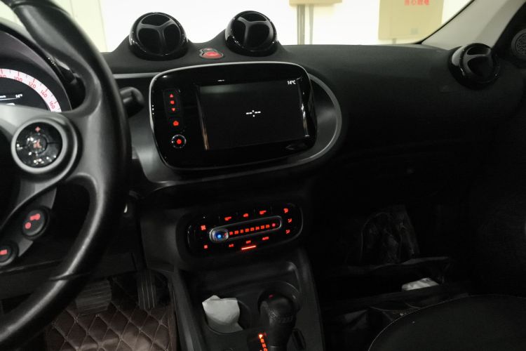smart forfour 2016款 0.9T 66千瓦先锋版局部细节16