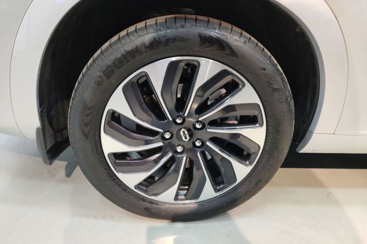 鸿蒙智行 问界M7 2024款 1.5T 后驱Plus版 5座车身外观6008