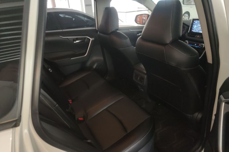 丰田 RAV4荣放双擎E+ 2022款 2.5L 两驱精英Pro中控内饰7004